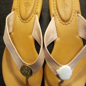 Lindsay Phillips - NWT, Leather Switch Flops, Gold Colored Logo Button, Size 7